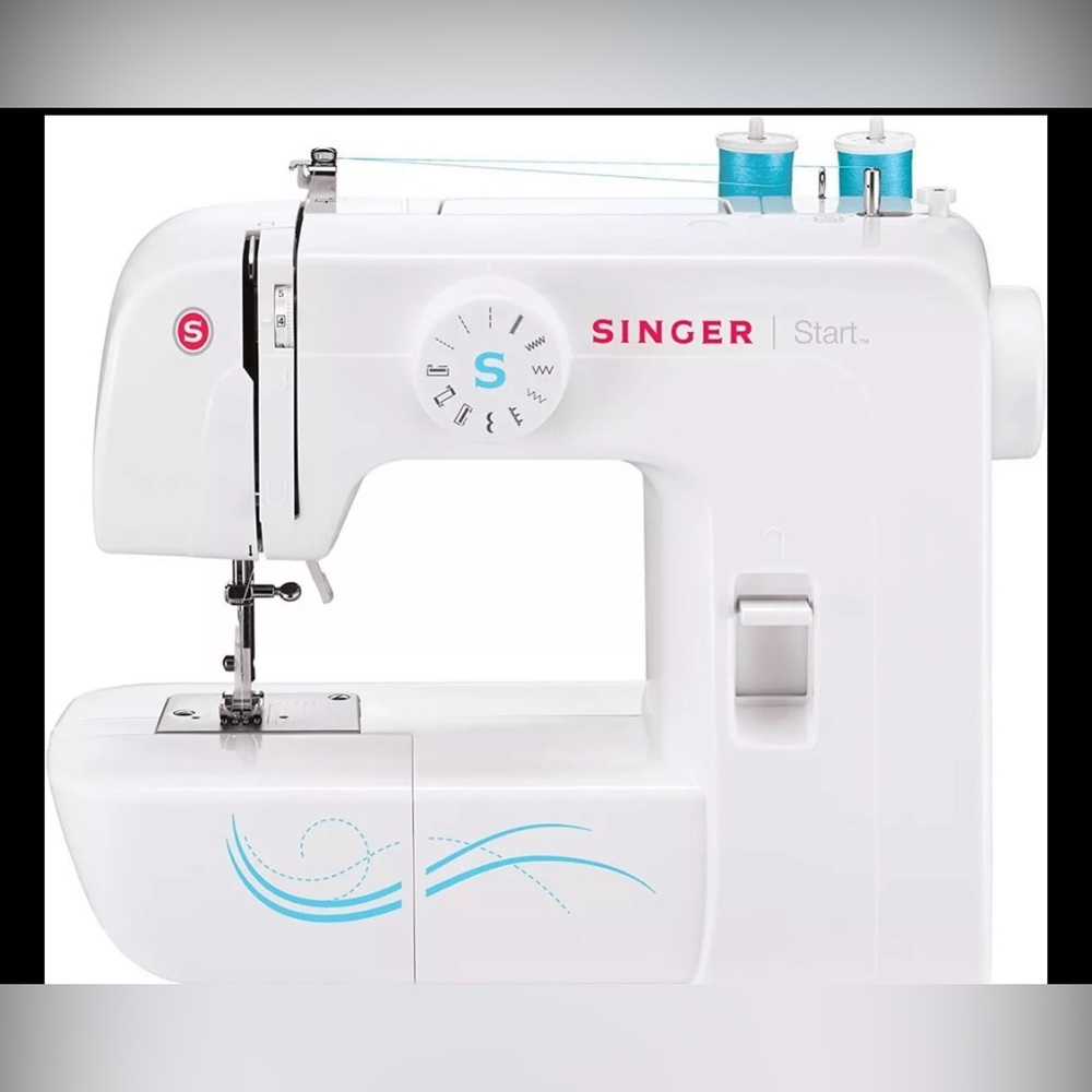 Singer Start 1304 Sewing Machine, 6 Built-in Stitches, Free Arm, Extras Works!